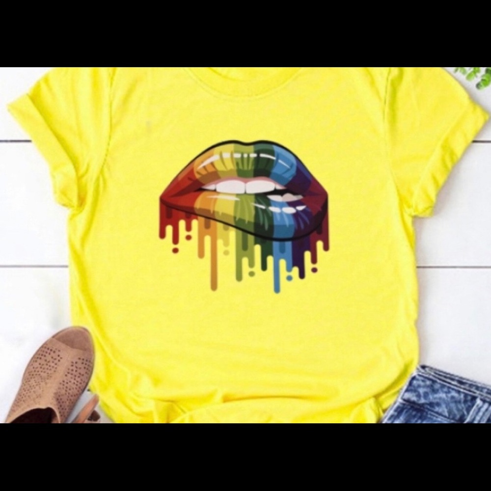 Women’s Shirt Lips Graphic